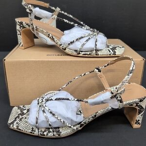 Amazon Essentials Women's Wide Heel Strappy Sandals US 7 Grey Faux Snakeskin